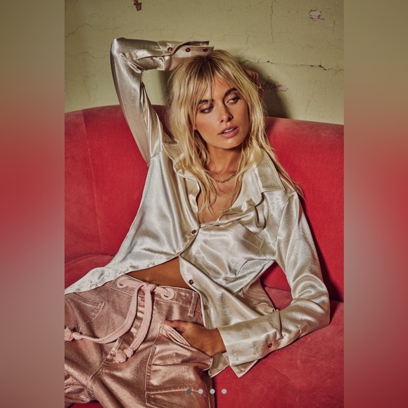 Free People Shooting For The Moon Buttondown Silky Blouse in Tea - Large - Picture 2 of 12